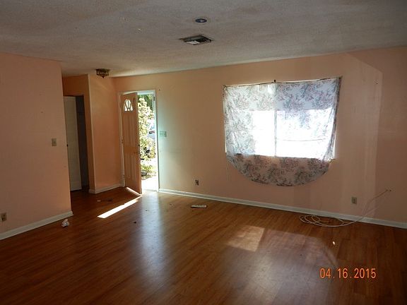 3rd image of 1241 Sussex Dr