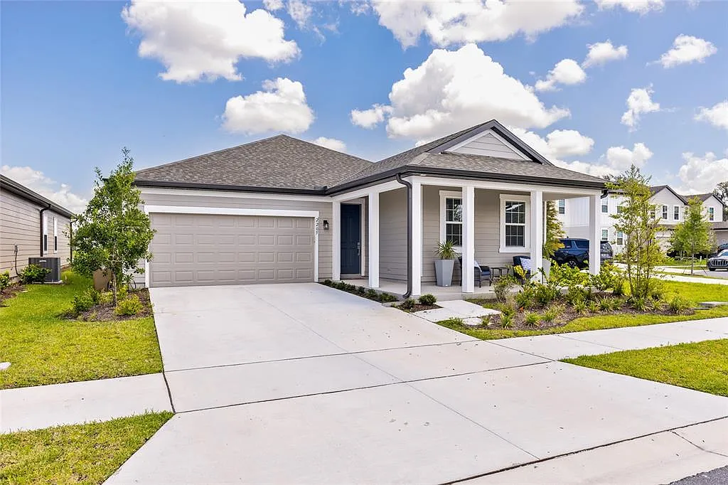 3 bed, 2.5 bath, 2226 sqft, $2,950 — Photo 1