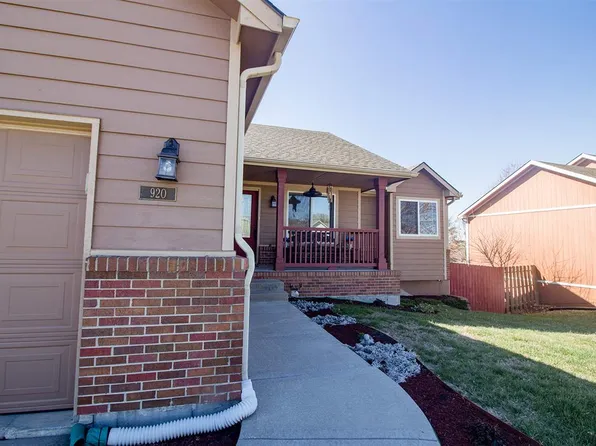 920 Coyote Dr, Junction City, KS 66441