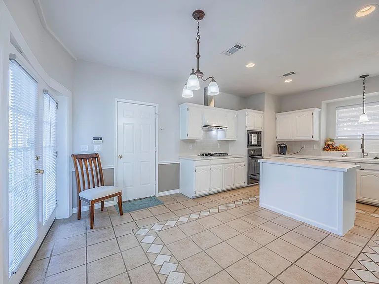 2705 Trophy Dr — Photo 14