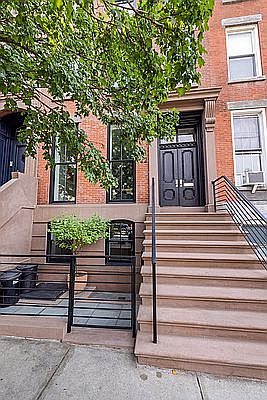 1st image of 122 Carroll St #1