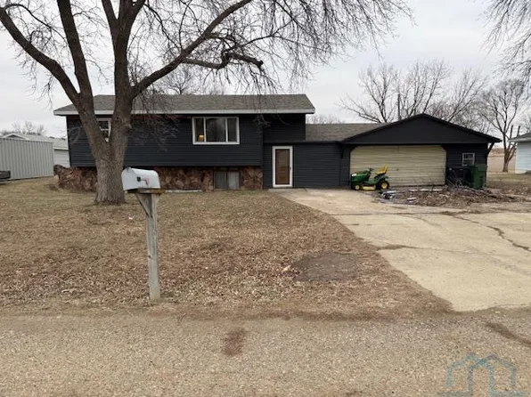 623 Railroad Ave, Correctionville, IA 51016