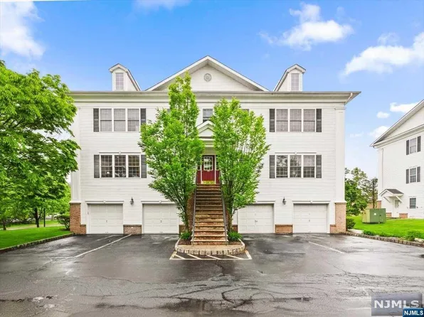 105B Hawthorne Ave, Park Ridge, NJ 07656