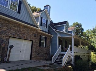 10 Royal Lake Dr, Cartersville, GA 30120