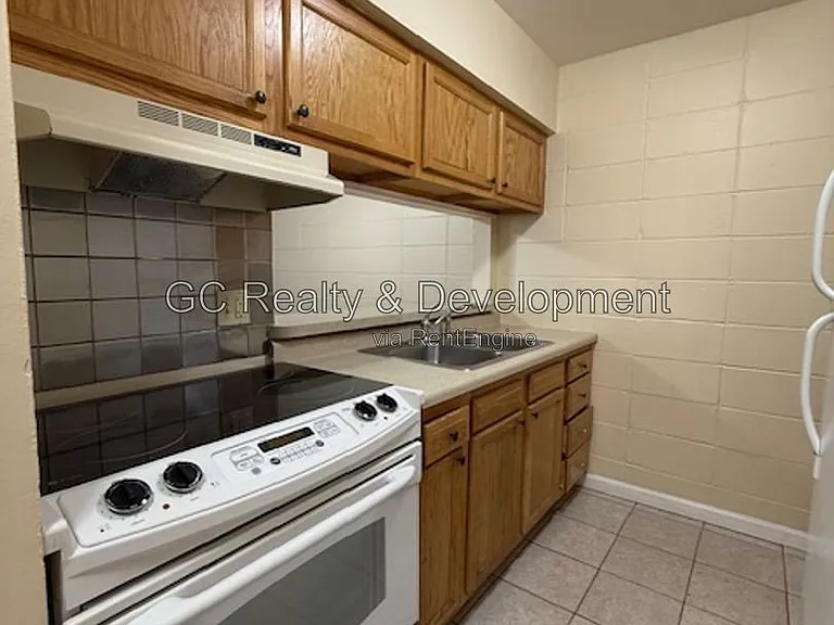 245 Uteg St #5 — Photo 4