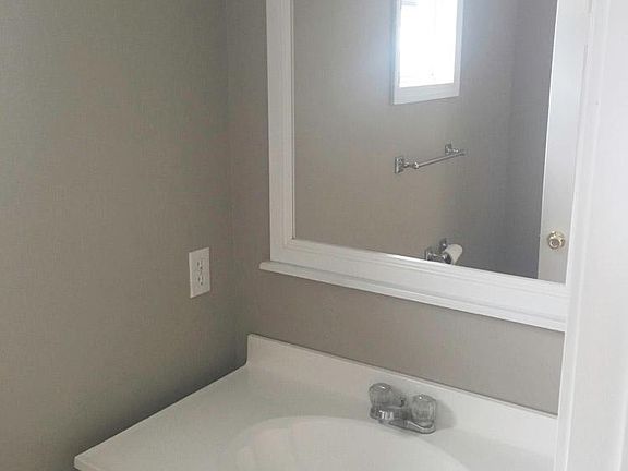 5th image of 607 Glen Ct