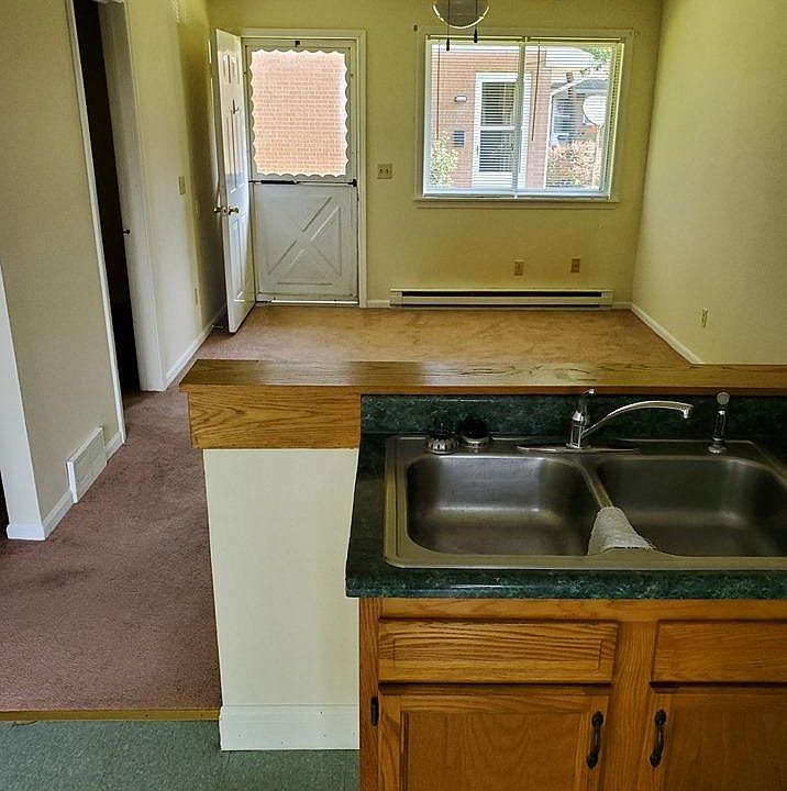 2nd image of 79 Parsons St APT C