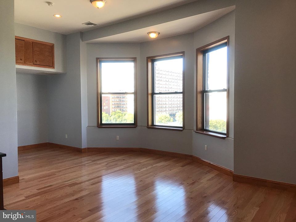 1st image of 1338-40 W Girard Ave