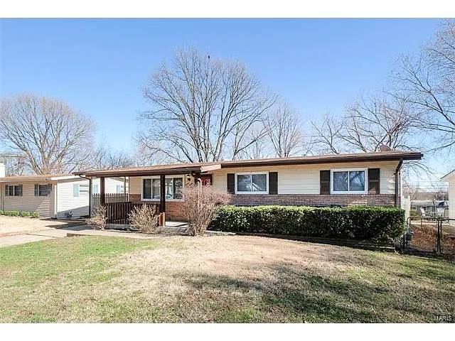 1240 Mallard Ln photo 1