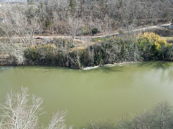 2nd image of 3983 Newark Rd