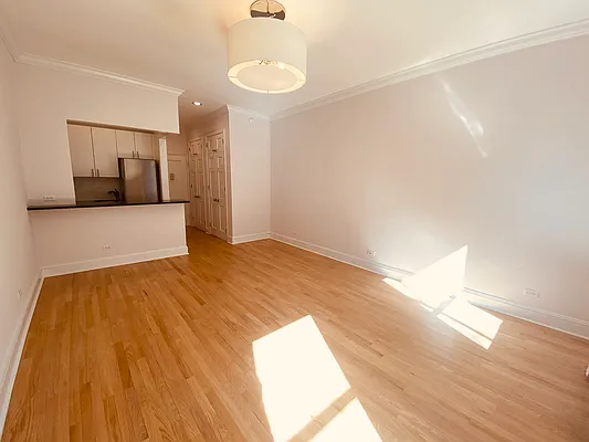 Rented by Metropolis Real Estate of Manhattan | media 4