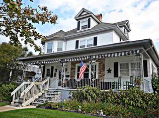 215 E Myrtle Rd, Wildwood Crest, NJ 08260