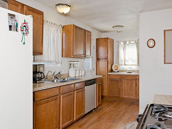 2nd image of 36 La Verne Ave