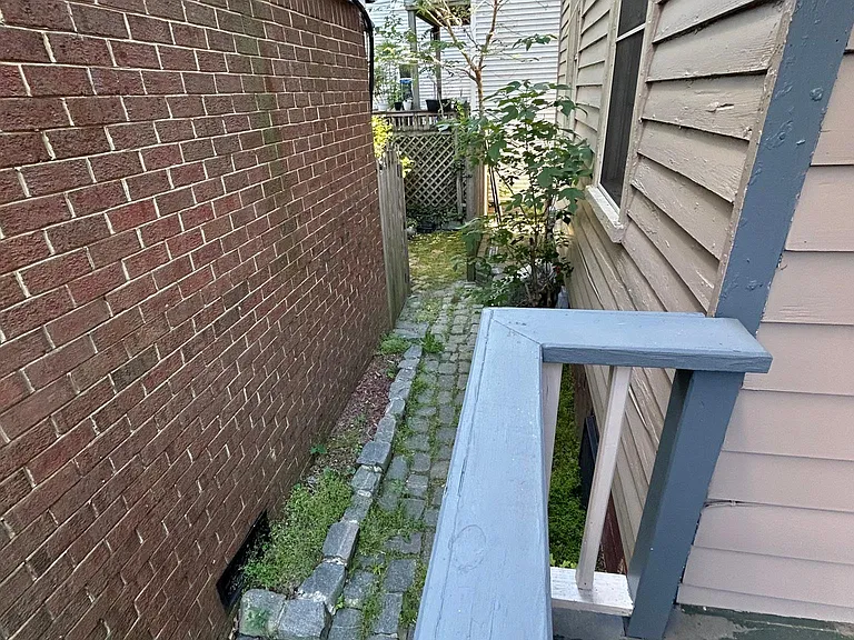 401 Dinwiddie St — Photo 28