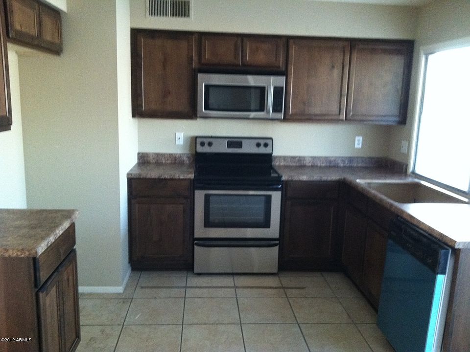 1st image of 8832 W Mercer Ln