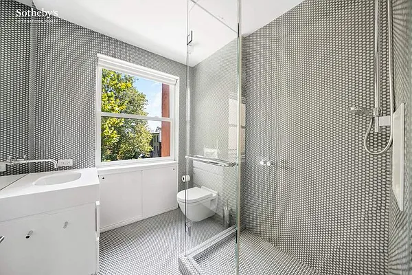 Sold by Sotheby's International Realty | media 32