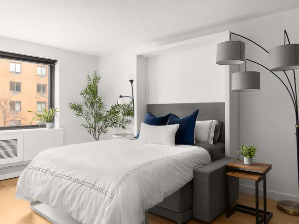 1330 Fifth Avenue image 3 of 11