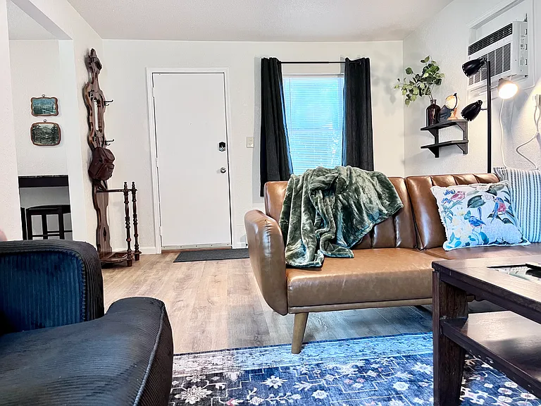 810 S Baltimore St — Photo 28
