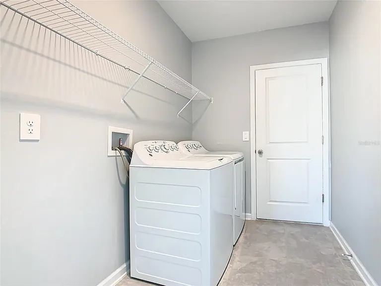 1033 Holden Way — Photo 20