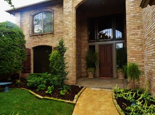 1831 Kaikunane Loop, Honolulu, HI 96817
