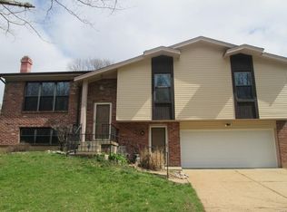 4615 Longspur Dr, Saint Louis, MO 63128
