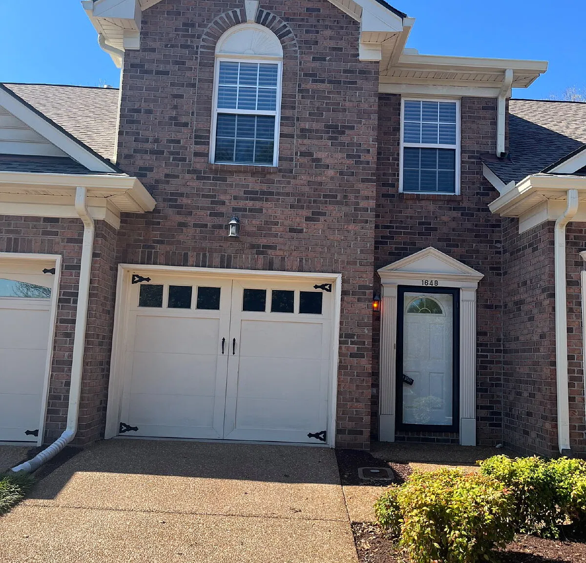 2 bed, 2.5 bath, 1492 sqft, $2,200 — Photo 1