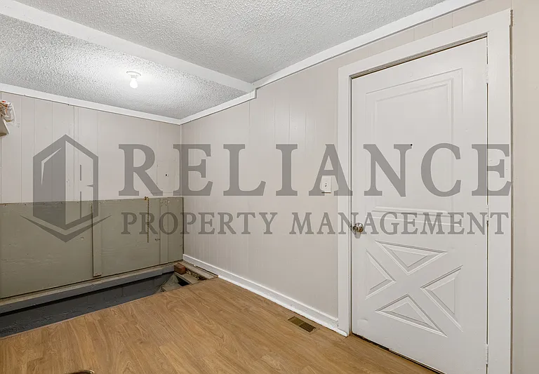 1501 S Walnut St — Photo 18