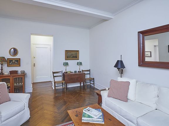 2nd image of 1060 Park Ave APT 2A