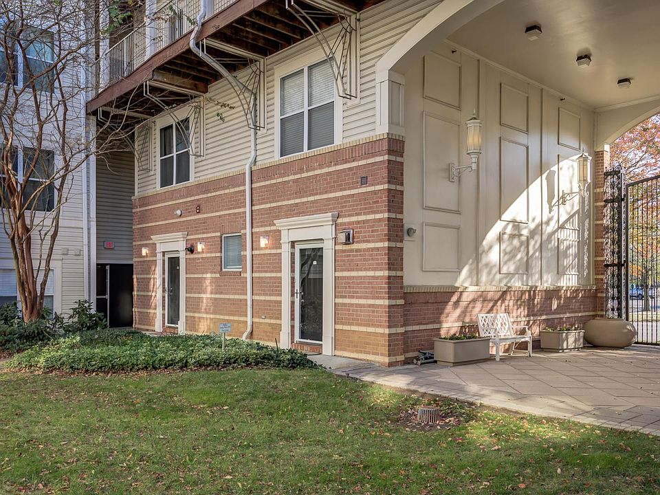 Welcome to 9490 Virginia Center Blvd. Courtyard entrance to the property.