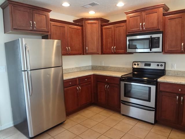 1st image of 213 Cranklen Cir APT B