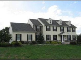 2039 Christine Dr, Harleysville, PA 19438