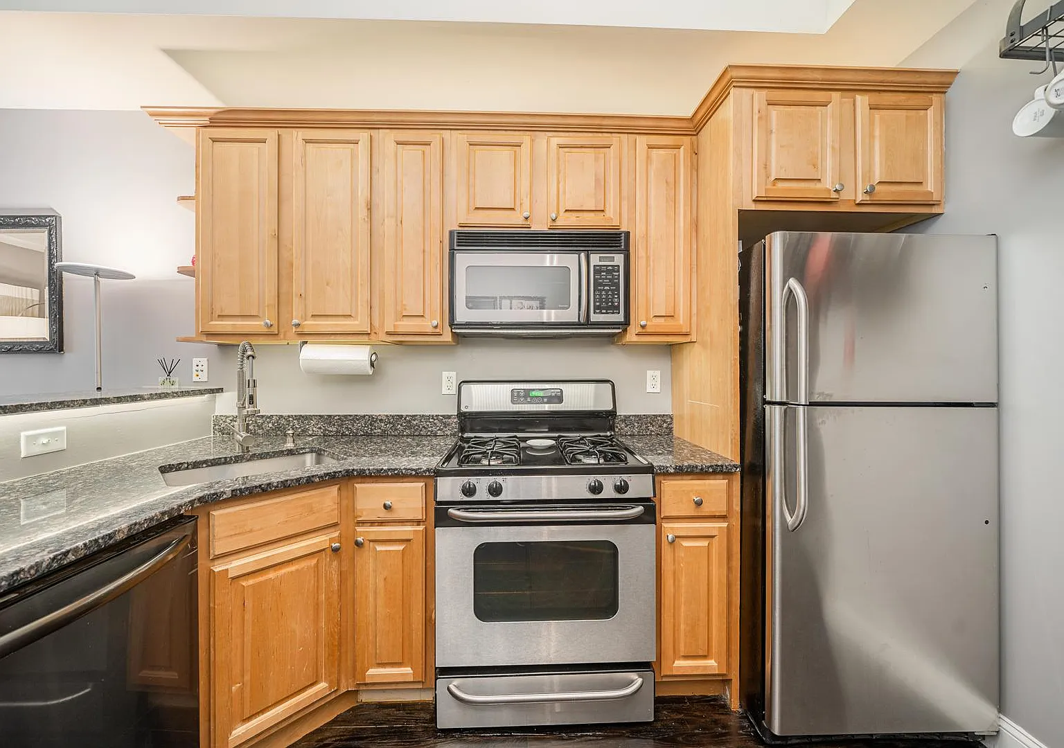 1 bed, $3,000 — Photo 4