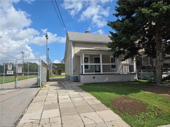 144 Burgar St, Welland, ON L3B 2S8