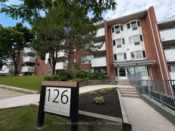 126 Bell Farm Rd #303, Barrie, ON L4M 6J3