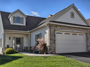 10 Pfautz Cir, Elizabethtown, PA 17022