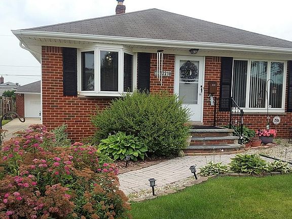 2nd image of 12216 Thraves Ave