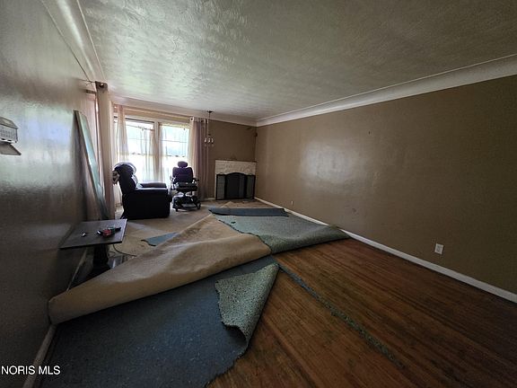4th image of 1011 Greenhills Rd