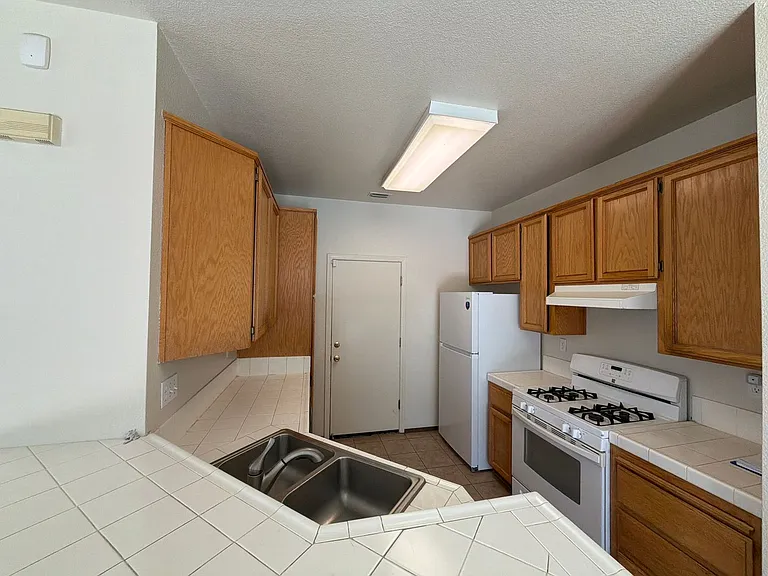 1100 Twinbridge Ct — Photo 3