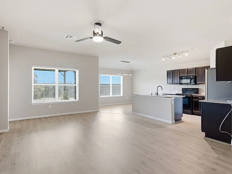 5813 Roderick Dr — Photo 10