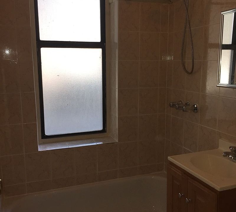 2nd image of 859 42nd St APT 1A
