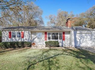 8806 Hiawatha Rd, Kansas City, MO 64114