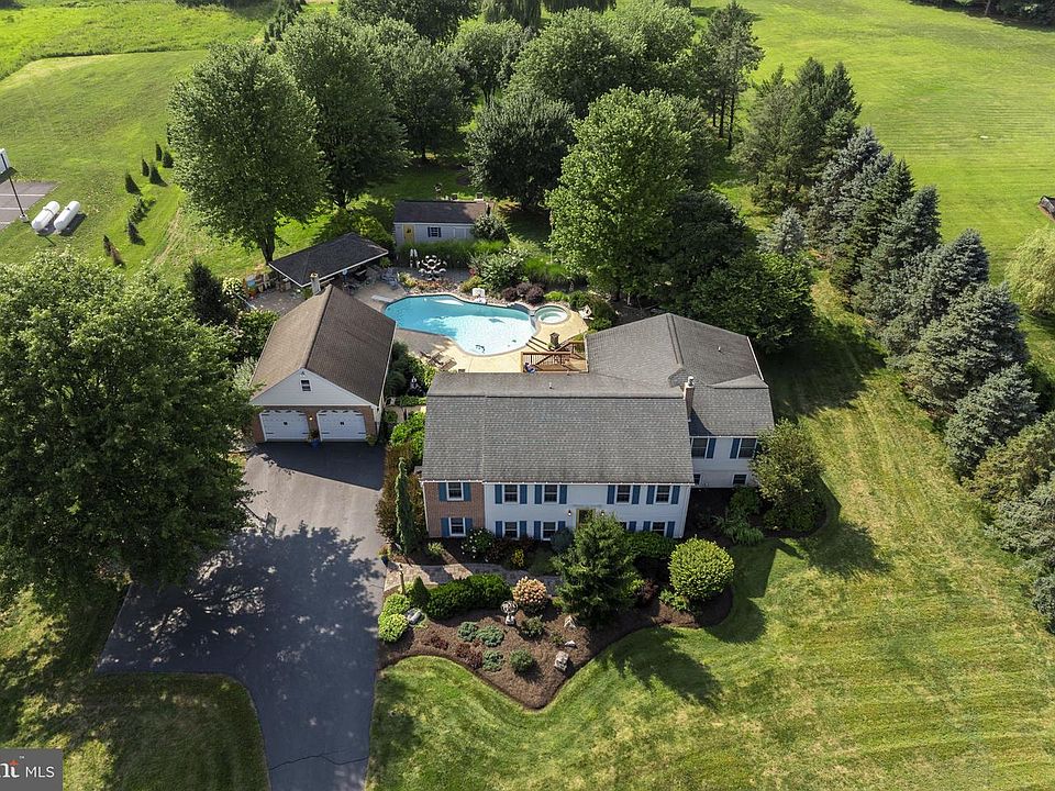 1st image of 105 Whitehall Rd