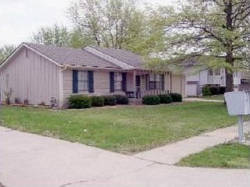 1st image of 129 SE Bordner Dr