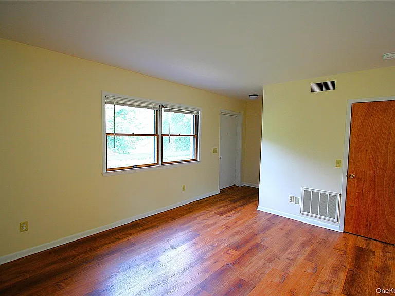 3115 Albany Post Rd #2 — Photo 2