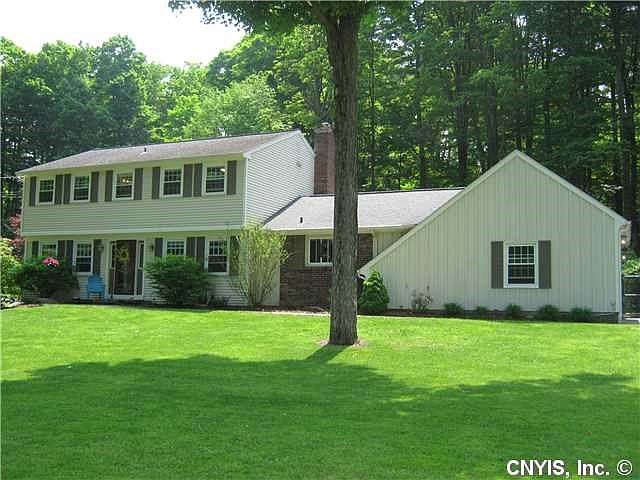 1st image of 107 Wooded Heights Dr