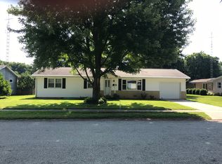 614 Sunrise Dr, Sullivan, IL 61951
