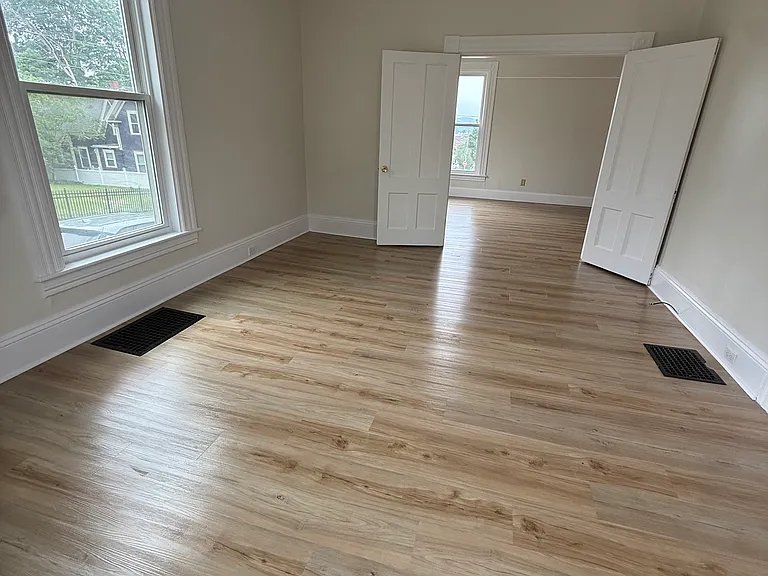 592 Belmont St #1 — Photo 9