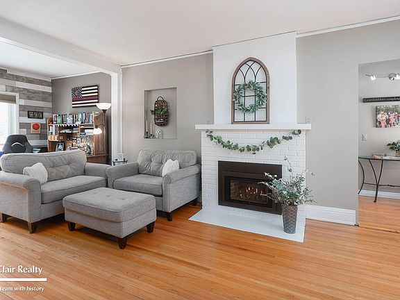 5th image of 1423 S Riverside Ave