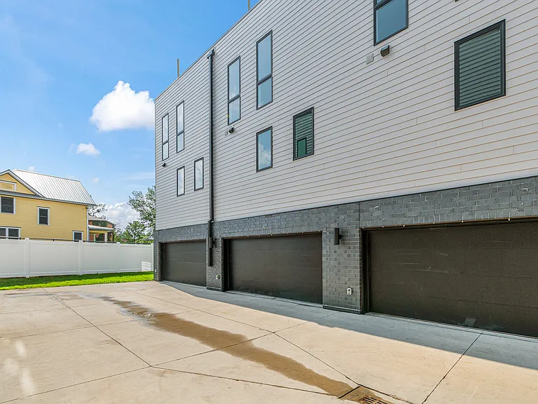 14 Lincoln Ave #4 — Photo 30