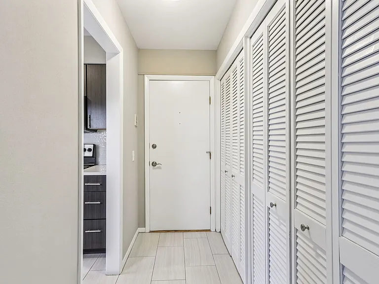 Woodland Reserve Apartments — Photo 38